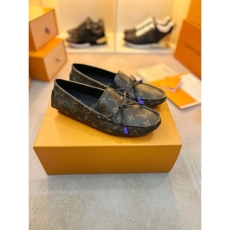 Louis Vuitton Low Shoes